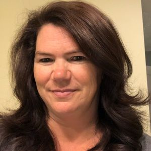 Meet your Posher, Deena